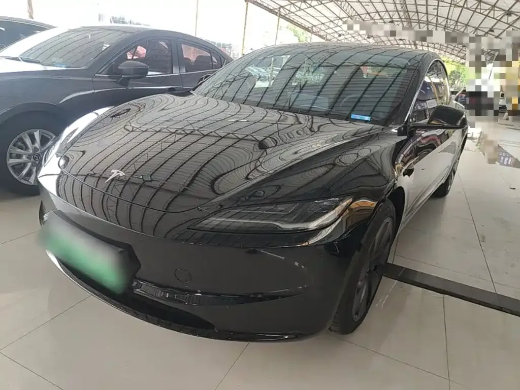 Tesla Model 3 — фото 1