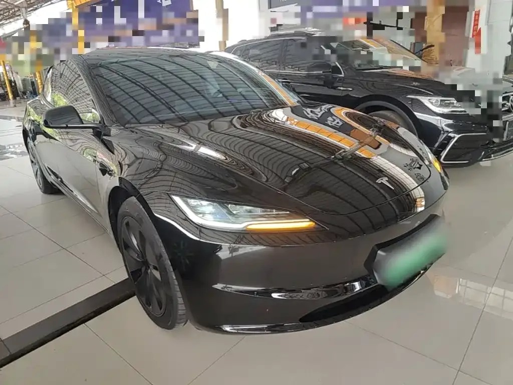 Tesla Model 3 — фото 4