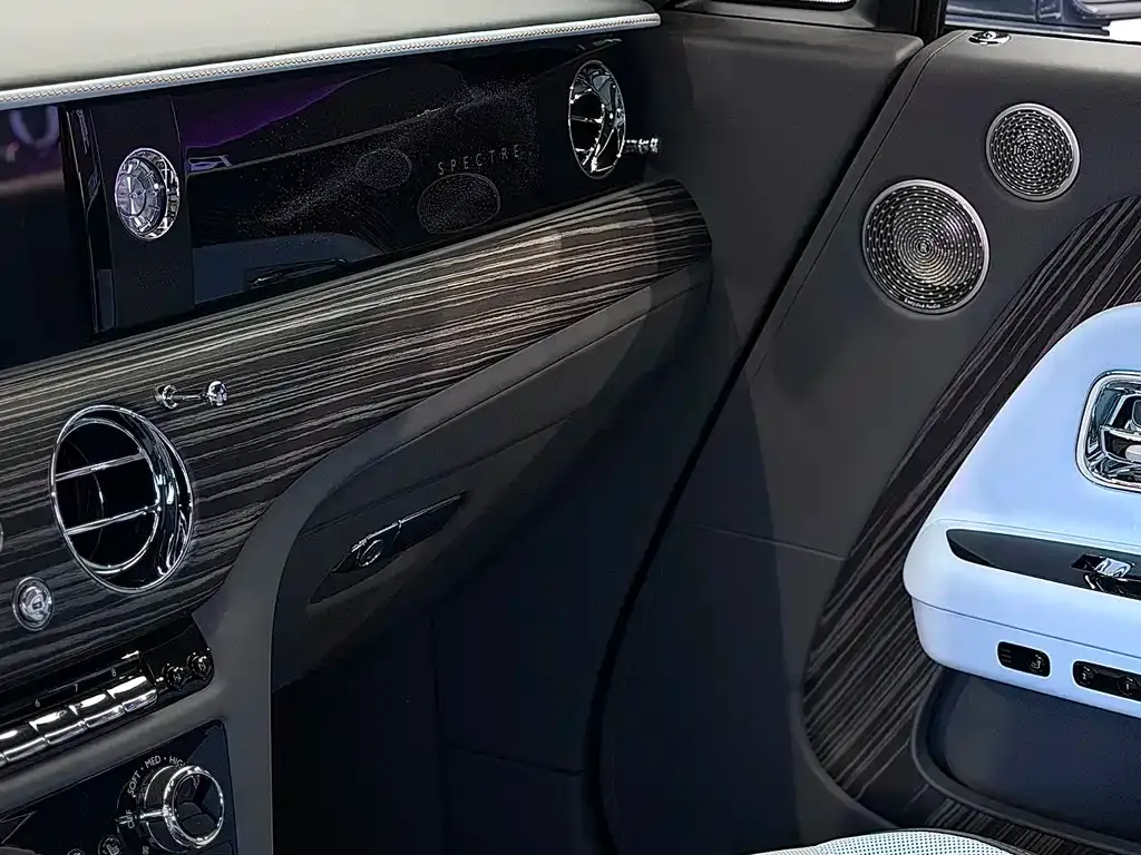 Rolls-Royce Phantom 2024 из CN, фото 3