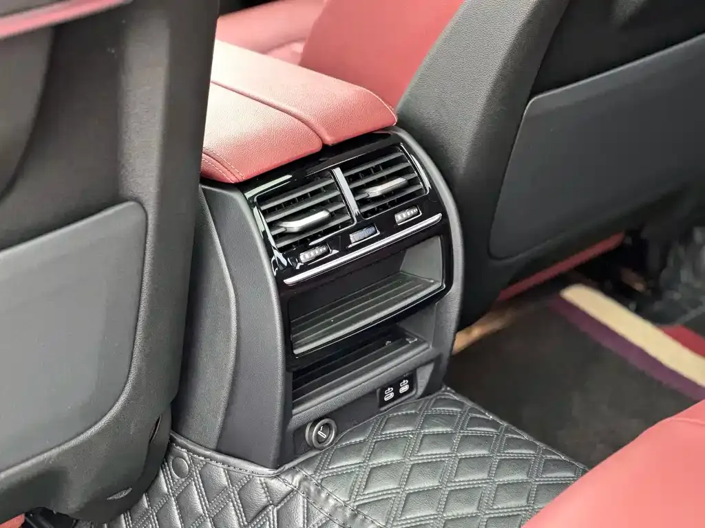 BMW 5 Series New Energy — фото 10