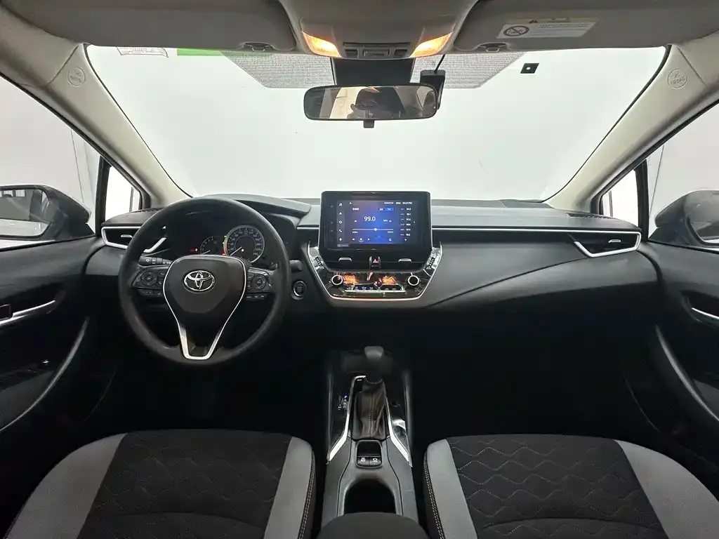 Toyota Corolla — фото 7