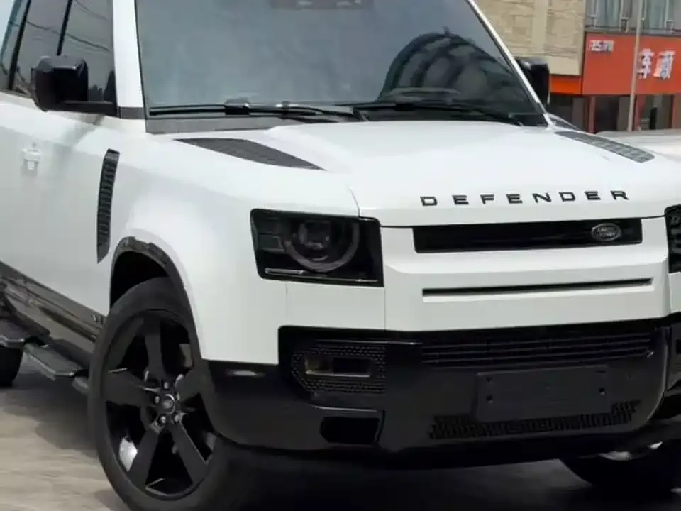 Land Rover Defender — фото 1