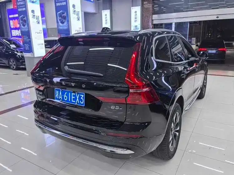 Volvo XC60 — фото 6