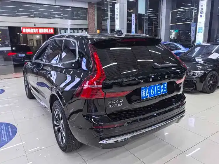 Volvo XC60 — фото 4
