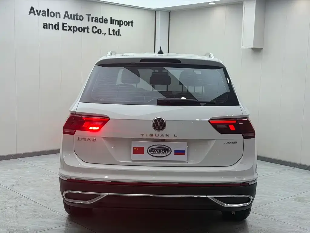 Volkswagen Tiguan L — фото 2