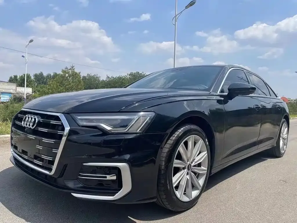 Audi A6L — фото 1