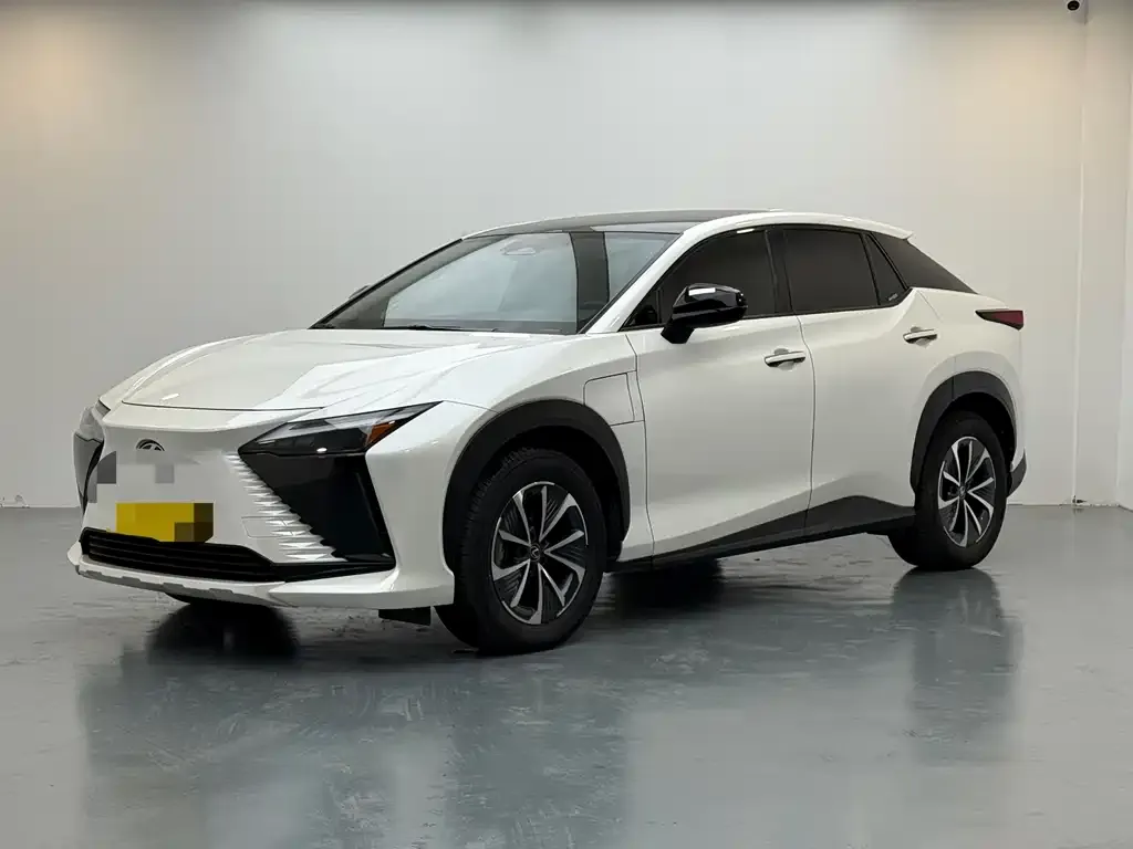 Lexus RZ — фото 1