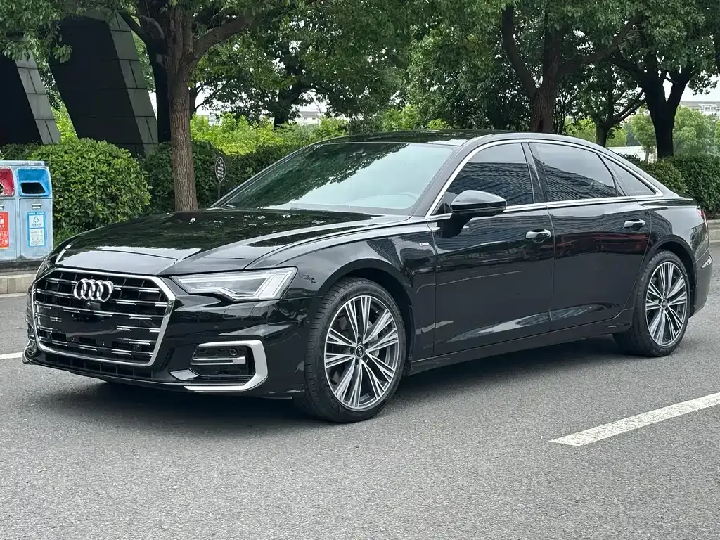 Audi A6L — фото 1