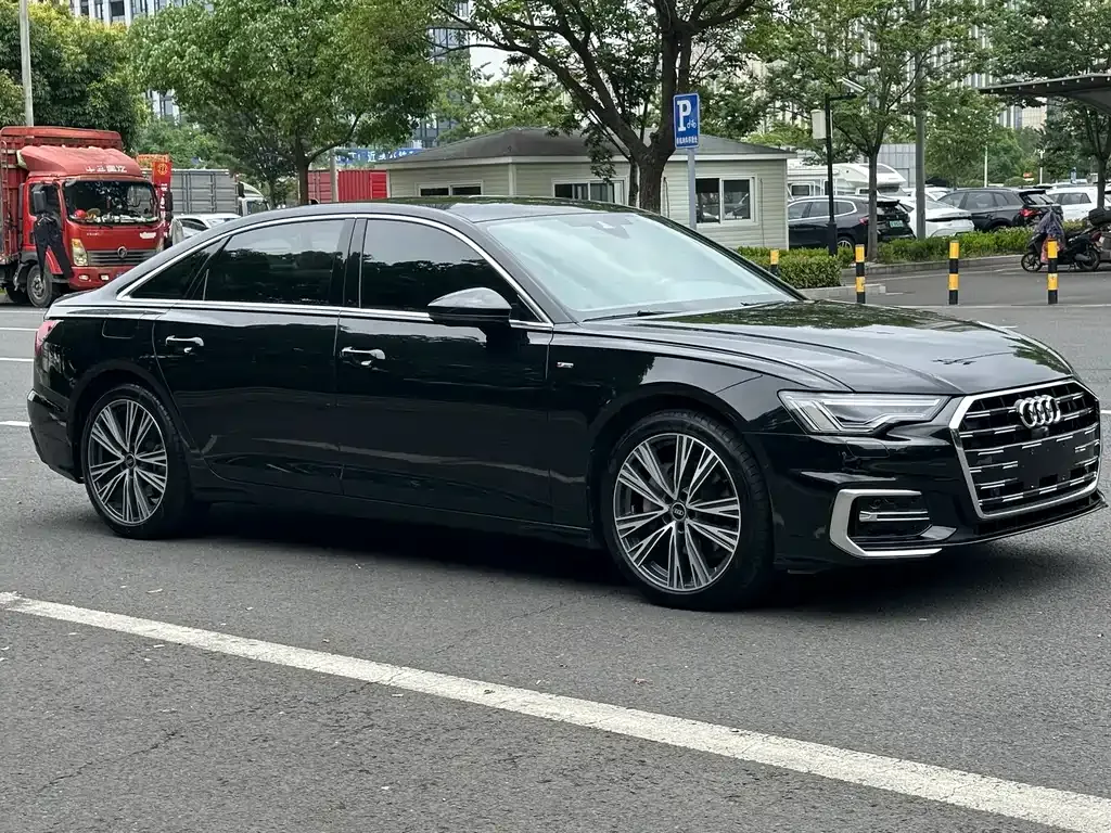 Audi A6L — фото 8