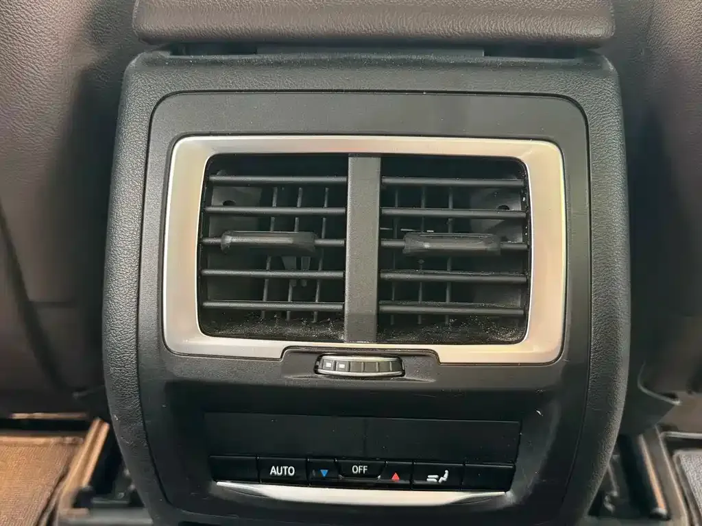 BMW iX3 — фото 2