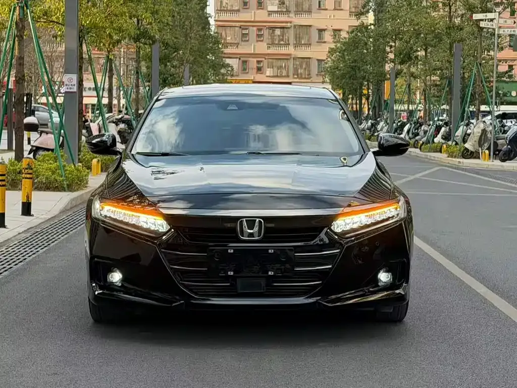 Honda Accord — фото 9