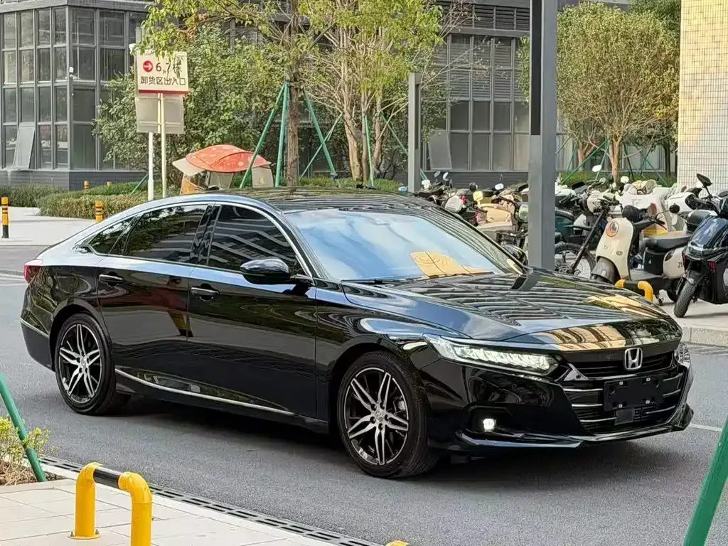 Honda Accord — фото 8