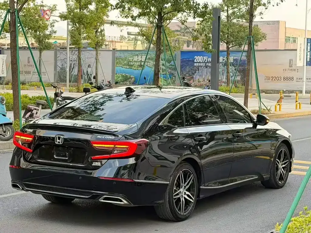 Honda Accord — фото 7