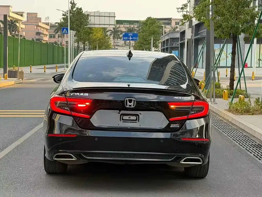 Honda Accord — фото 5