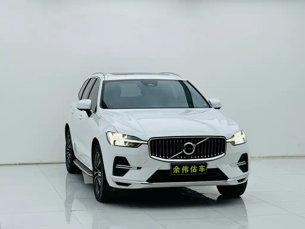 Volvo XC60 — фото 1