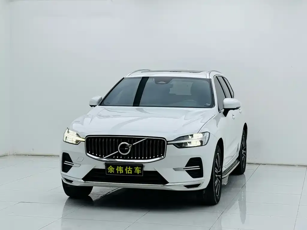 Volvo XC60 — фото 8