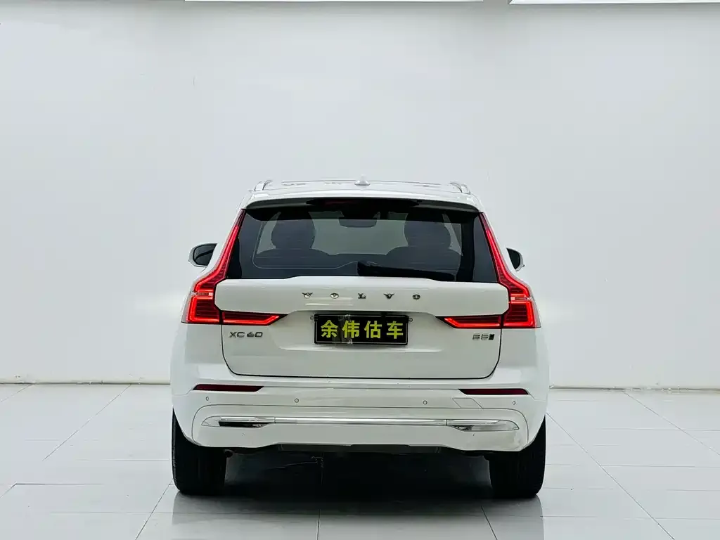 Volvo XC60 — фото 7