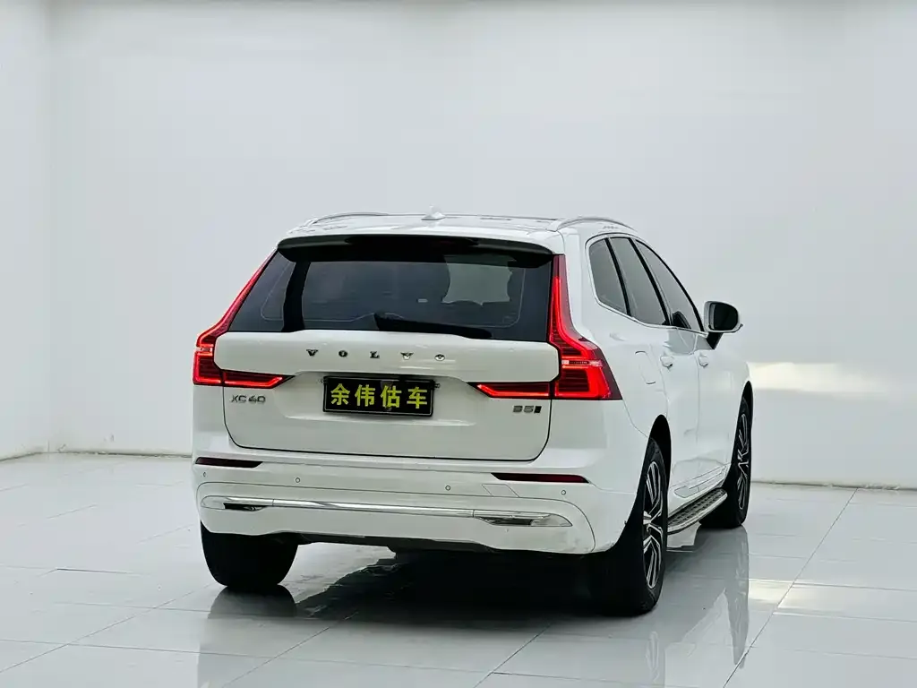 Volvo XC60 — фото 6