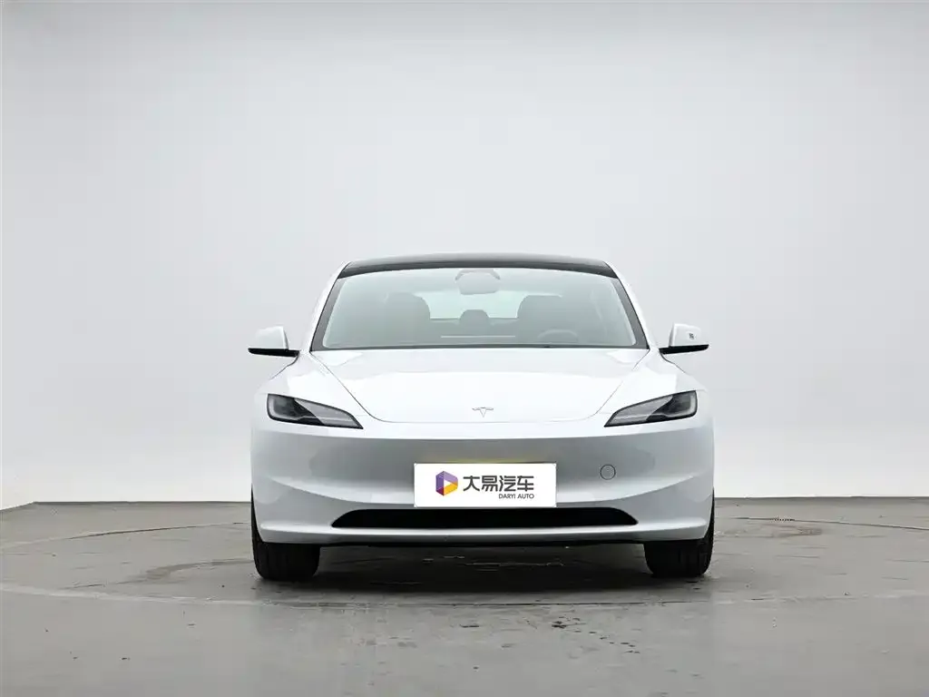 Tesla Model 3 — фото 9