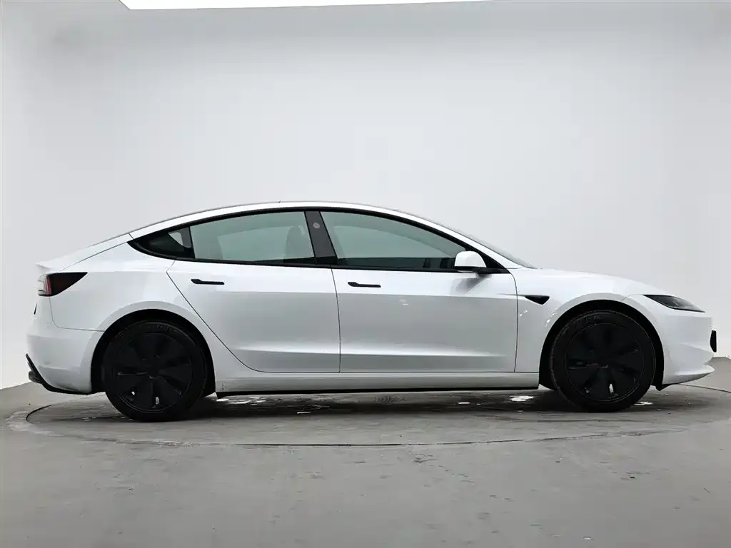 Tesla Model 3 — фото 2