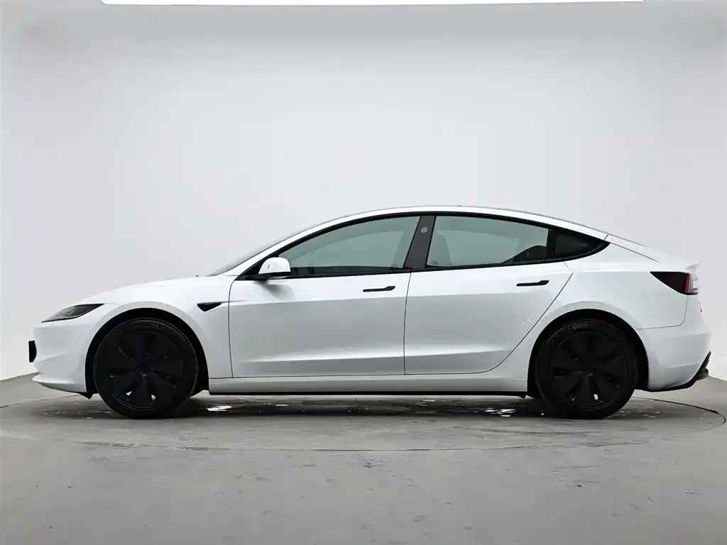 Tesla Model 3 — фото 8