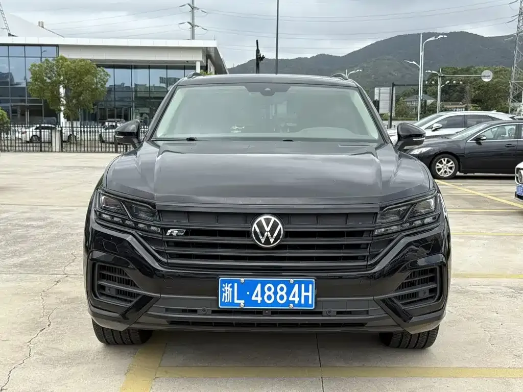Volkswagen Touareg — фото 5