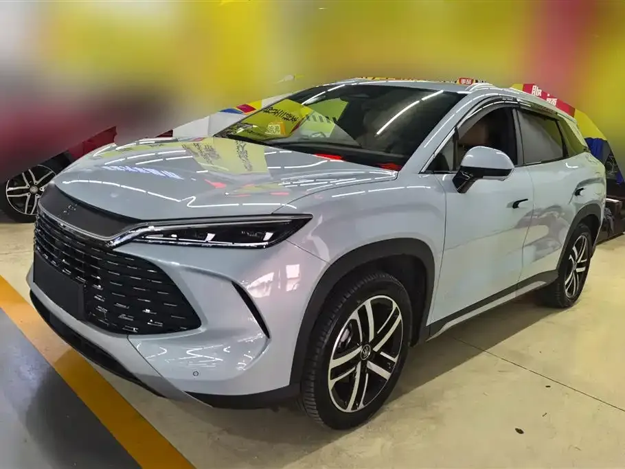 BYD L DM-i — фото 1