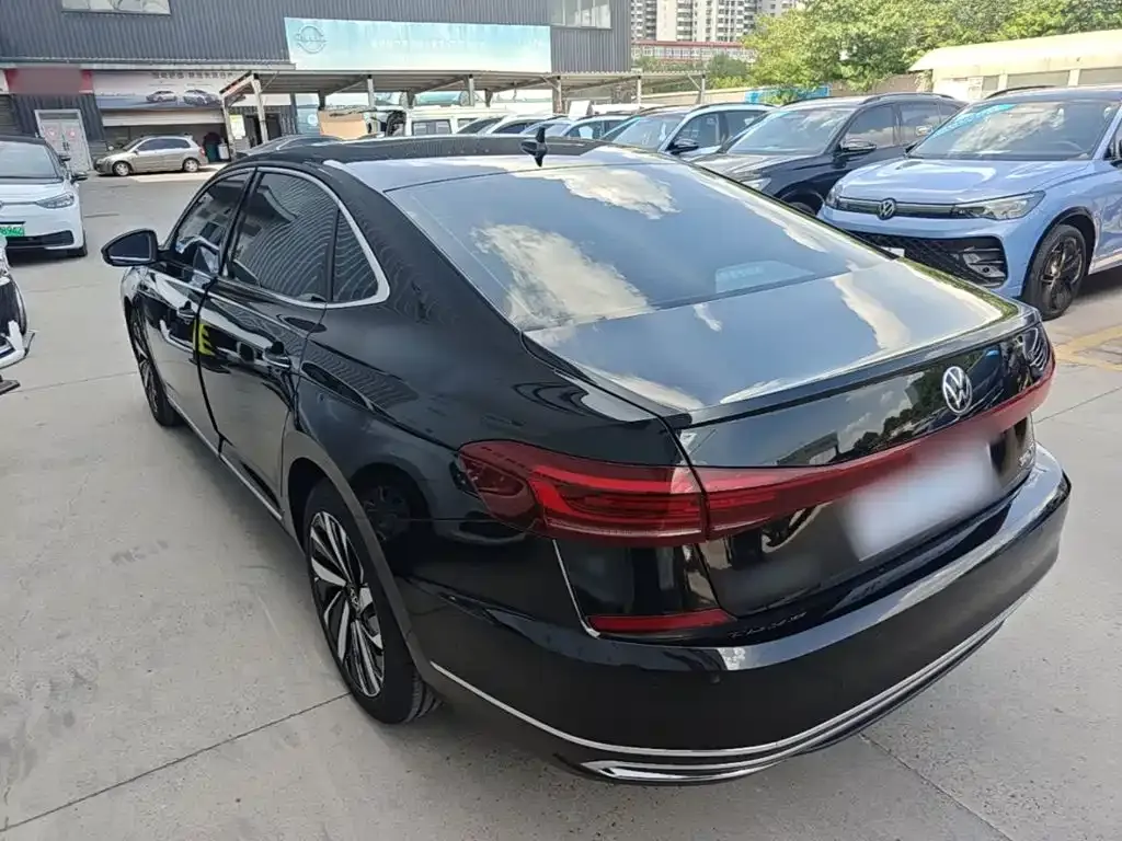 Volkswagen Passat — фото 8