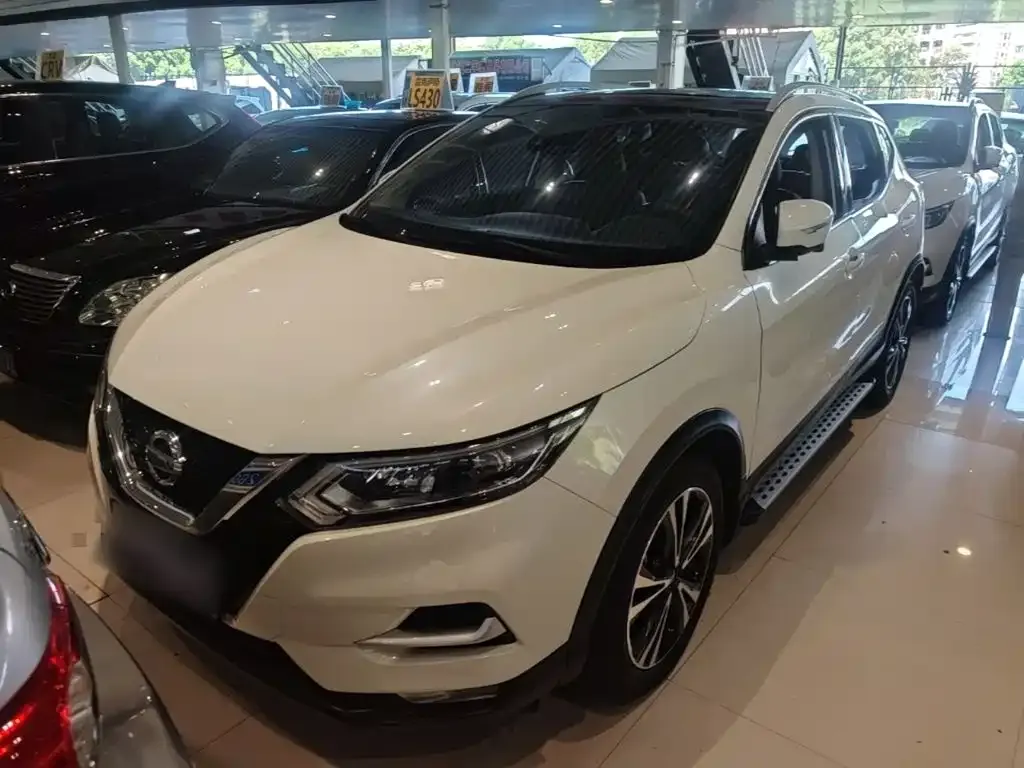 Nissan Qashqai — фото 1