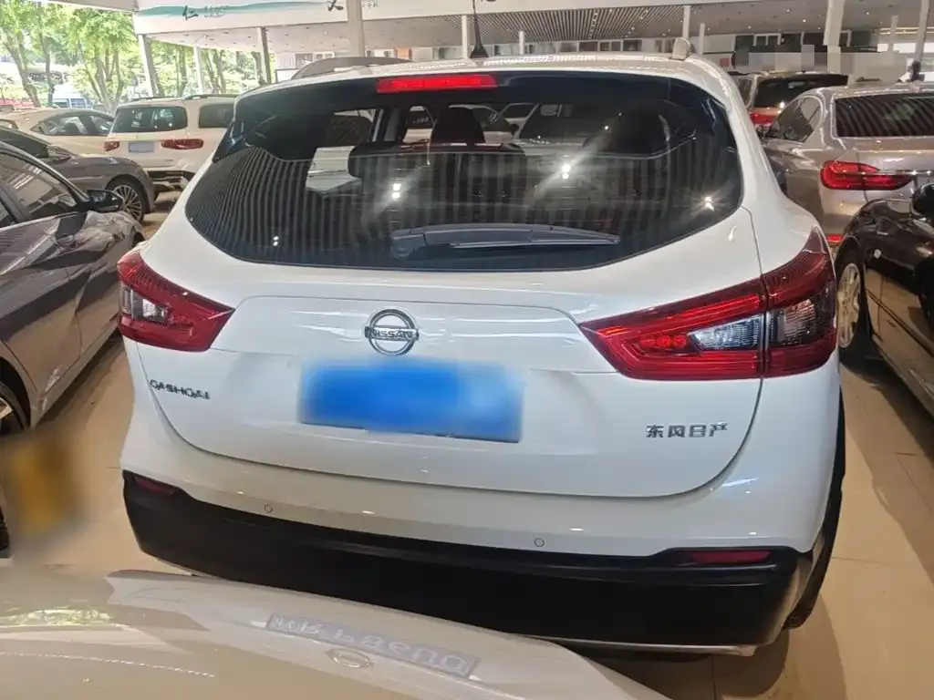 Nissan Qashqai — фото 10