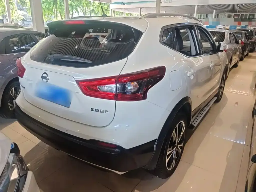 Nissan Qashqai — фото 6