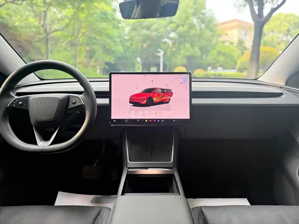Tesla Model Y — фото 6