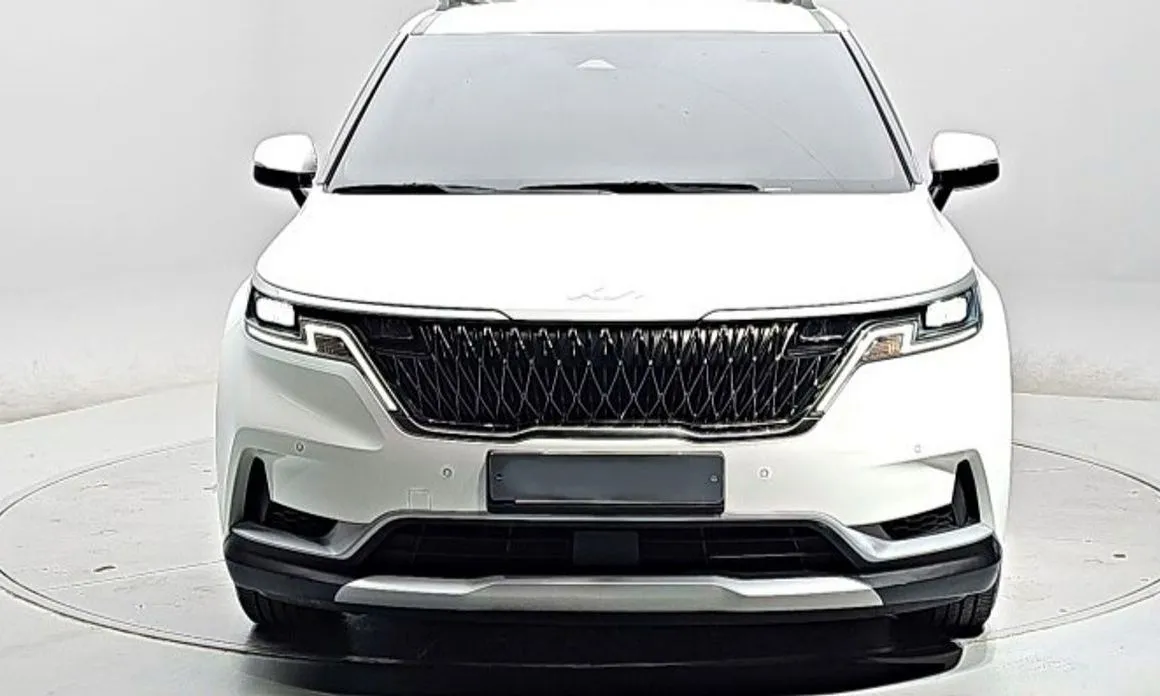 Kia Carnival — фото 4