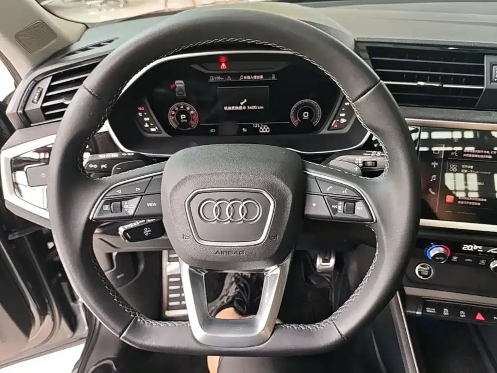 Audi Q3 — фото 8