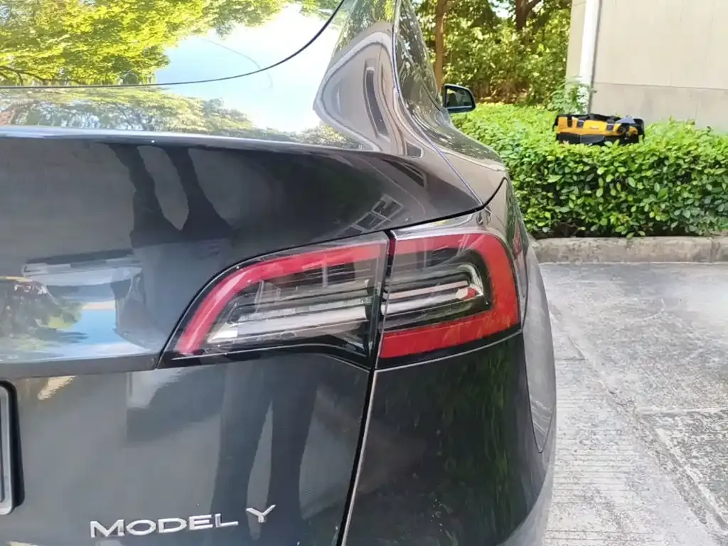 Tesla Model Y — фото 7
