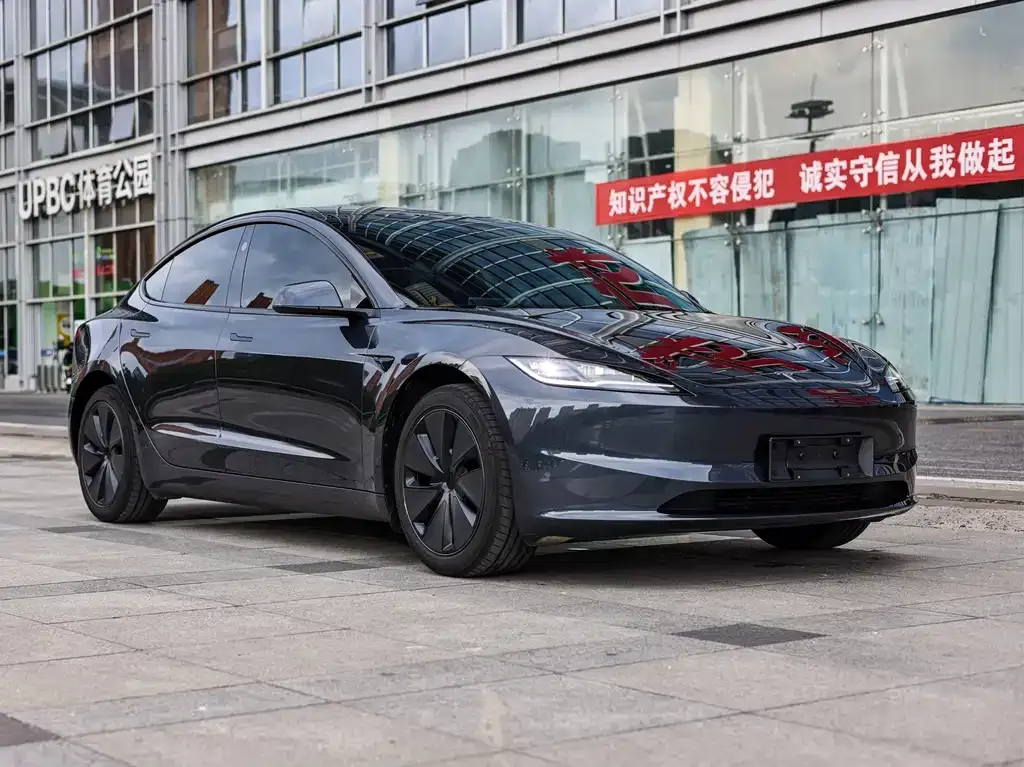 Tesla Model 3 — фото 8