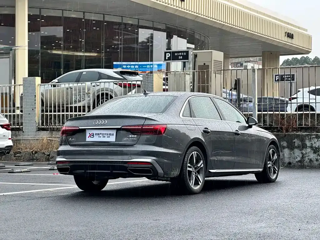 Audi A4L — фото 9