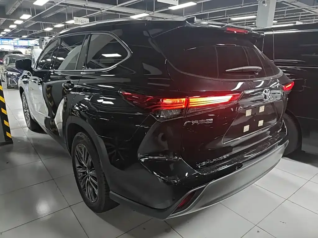 Toyota Highlander — фото 4