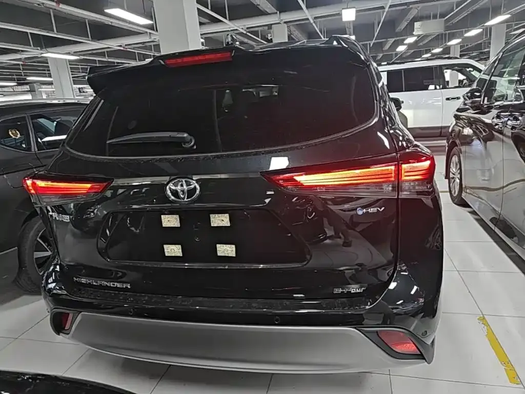 Toyota Highlander — фото 5