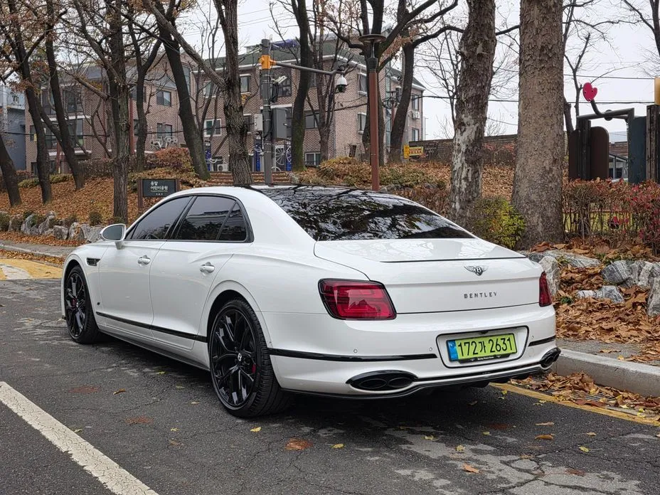 Bentley Flying Spur — фото 7