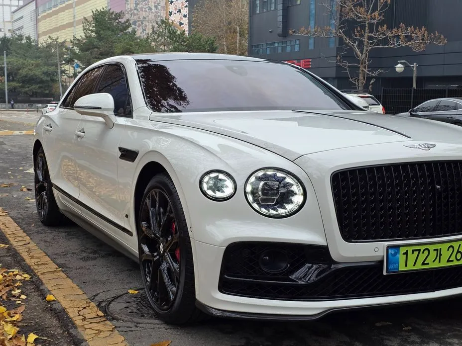 Bentley Flying Spur — фото 6