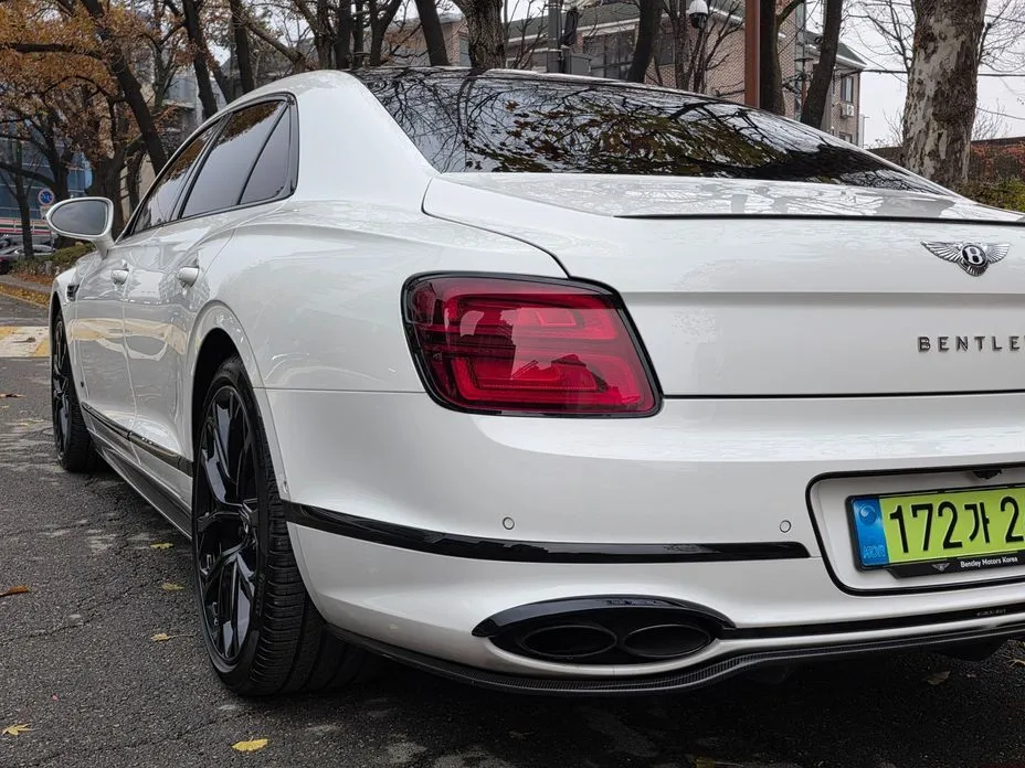Bentley Flying Spur — фото 5