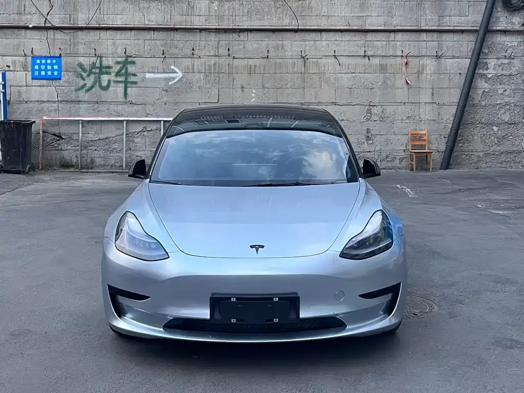 Tesla Model 3 — фото 8