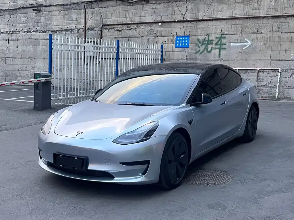 Tesla Model 3 — фото 7