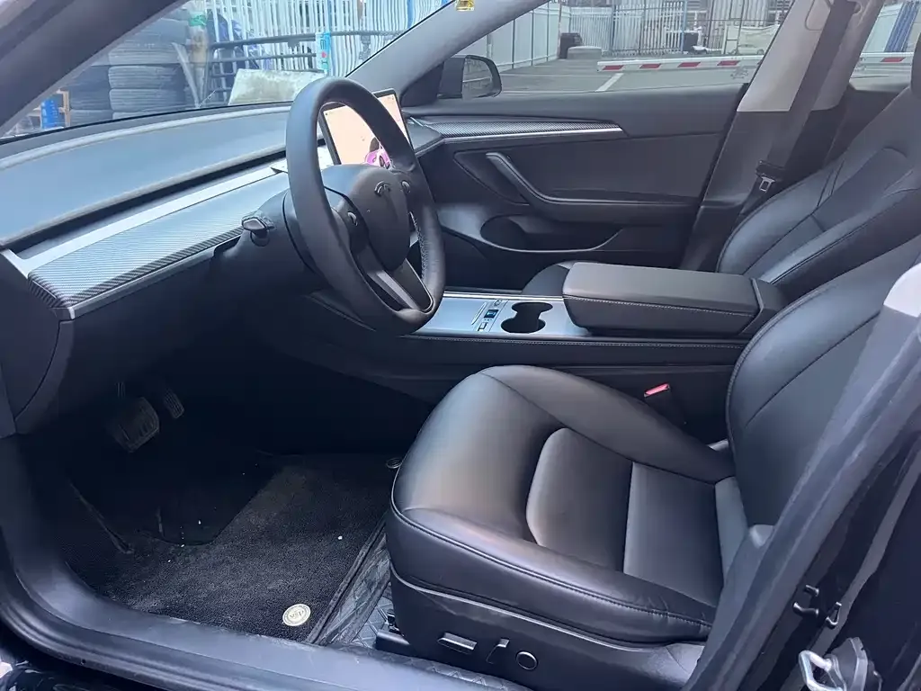 Tesla Model 3 — фото 3