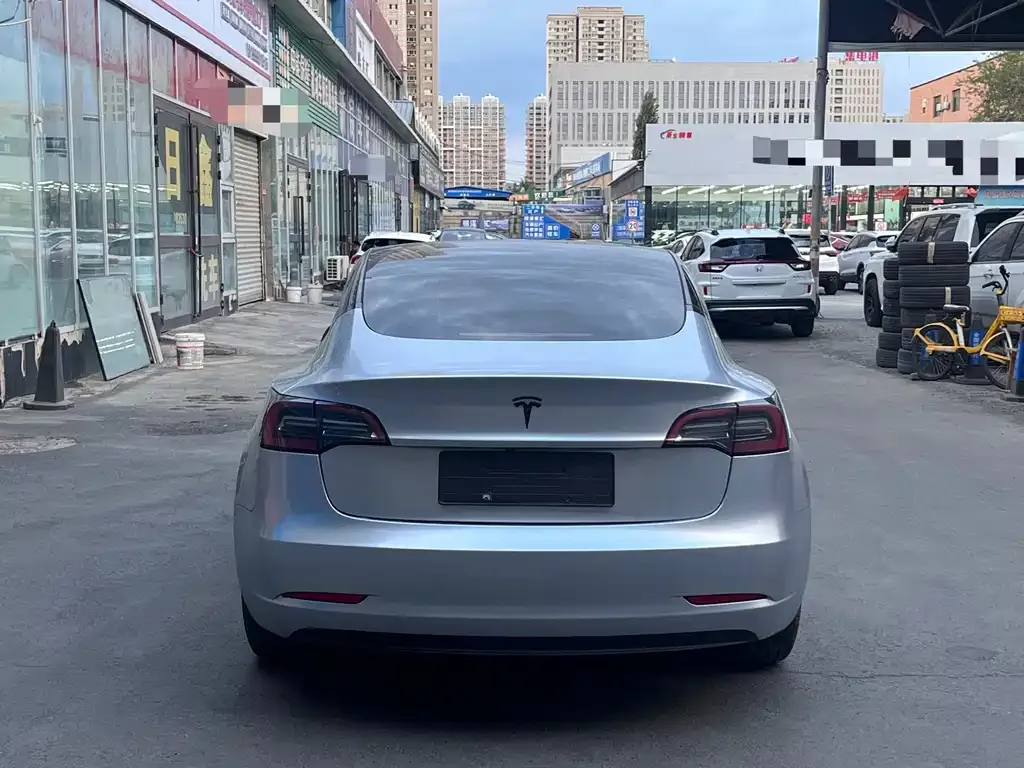 Tesla Model 3 — фото 6