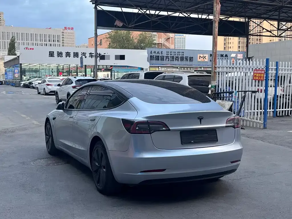 Tesla Model 3 — фото 4