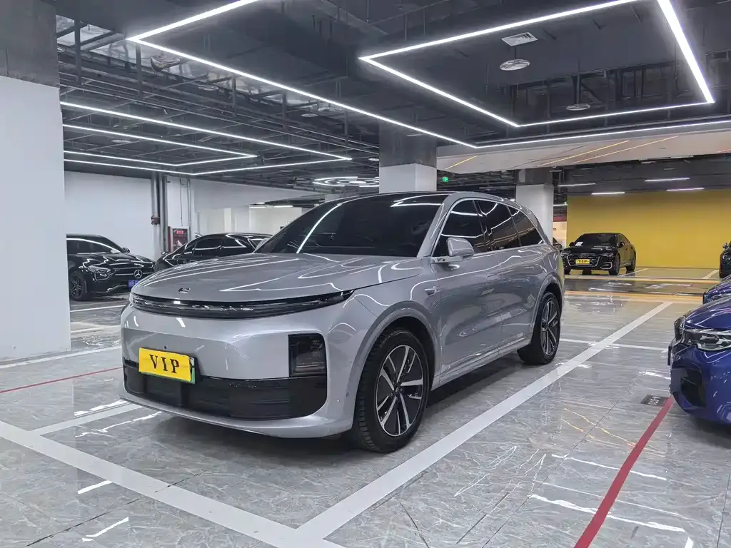 Li Auto L6