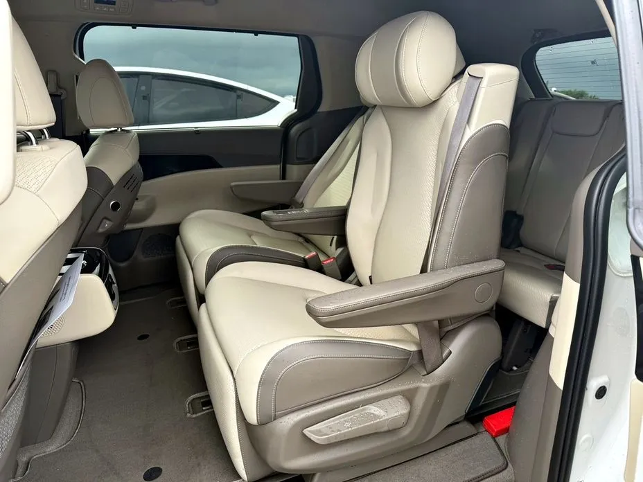 Kia Carnival — фото 4