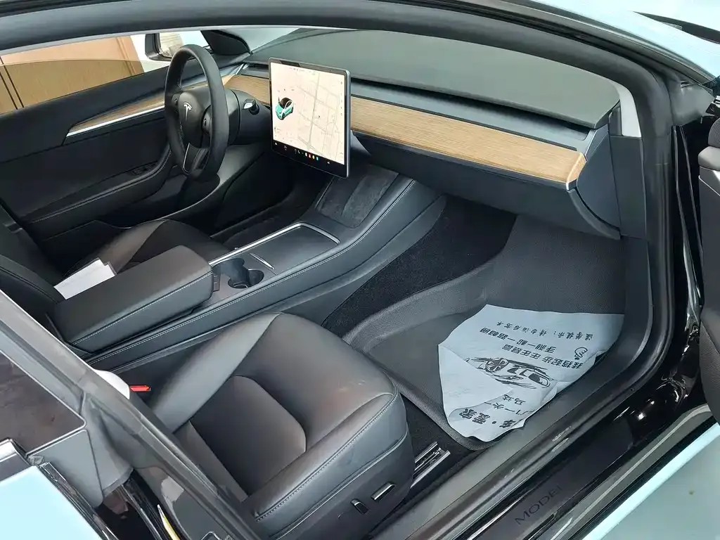 Tesla Model 3 — фото 10